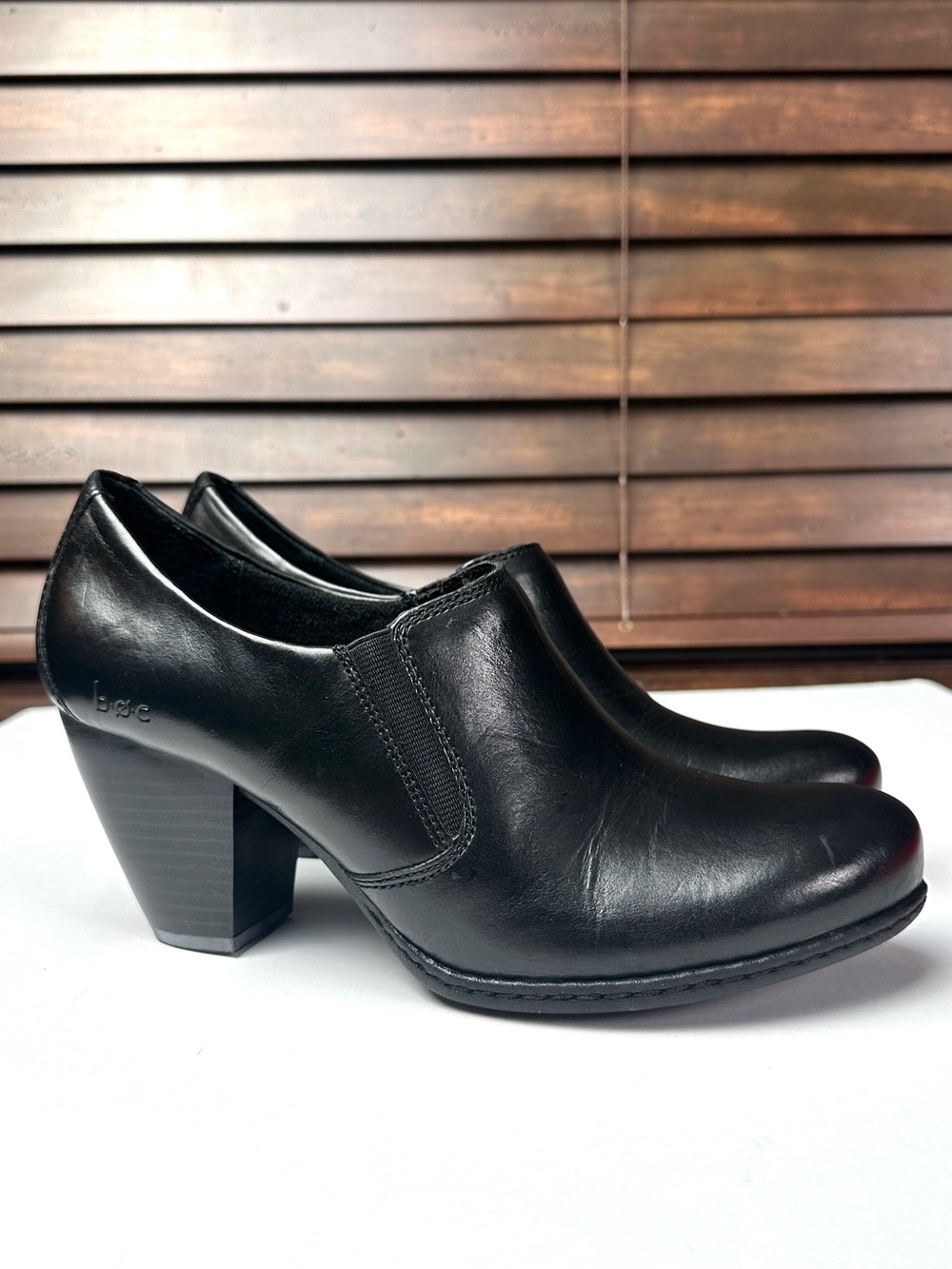 NWOB BØC Gail Shootie Black Leather Block Heel Slip-On Women's Shoes Size 6.5